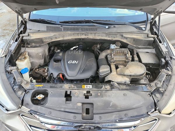 2013 HYUNDAI SANTA FE — Engine bay