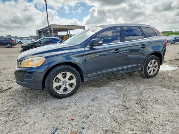 2013 VOLVO XC60 — DSFA — Front 3/4