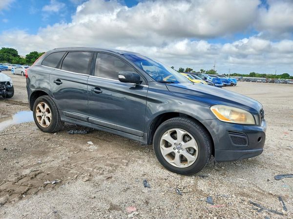 2013 VOLVO XC60 — Passenger 3/4