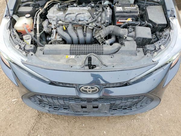 2020 TOYOTA COROLLA LE — Engine bay