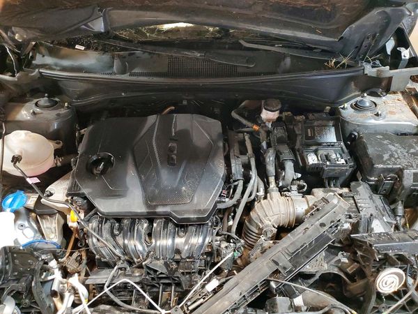 2026 KIA SPORTAGE LX — Engine bay