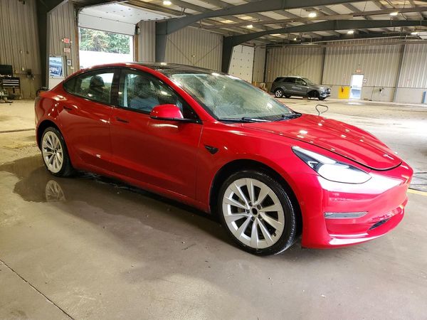 2022 TESLA MODEL 3 — Passenger 3/4