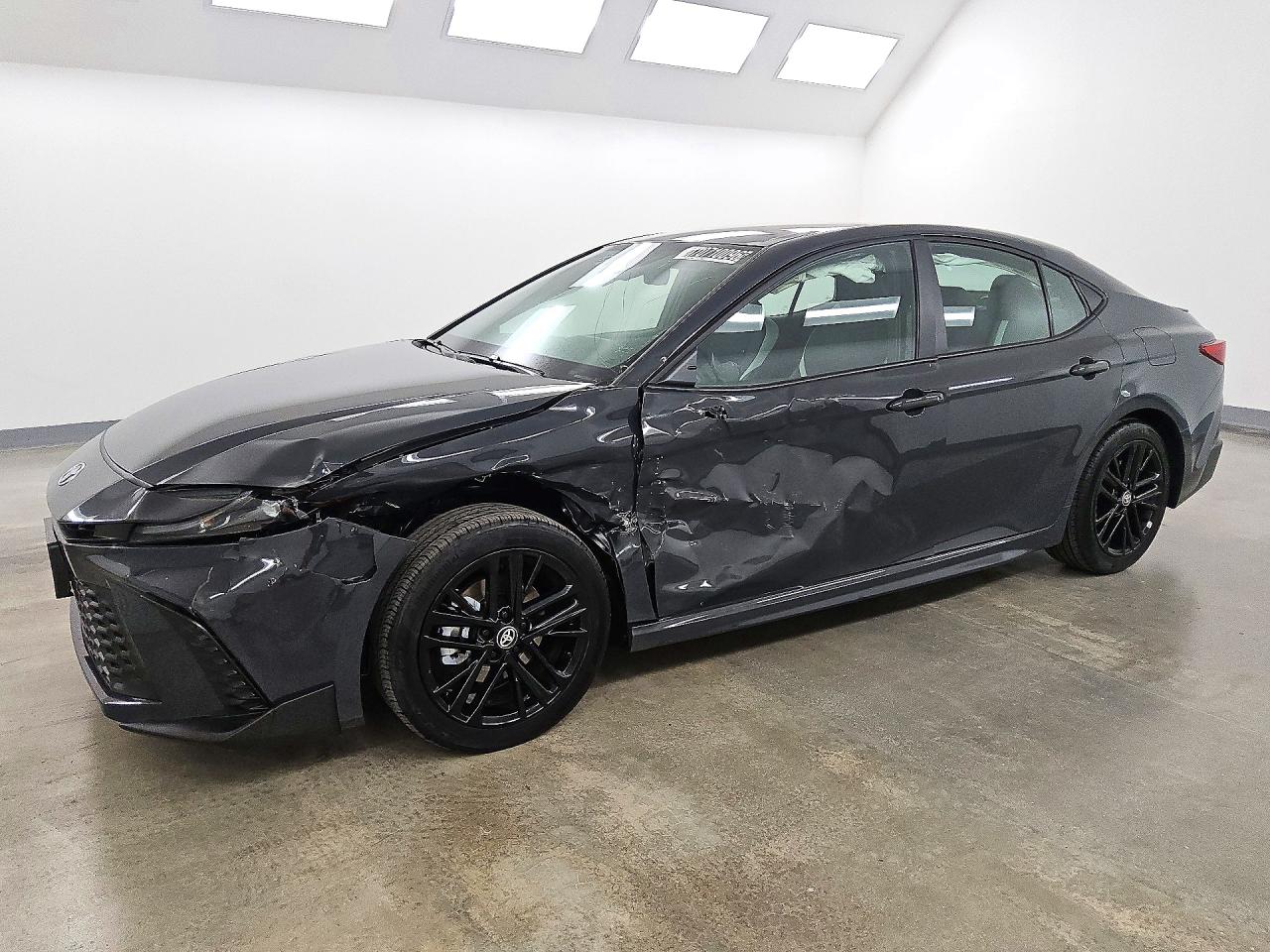 2026 TOYOTA CAMRY — Front 3/4