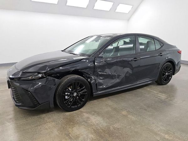 2026 TOYOTA CAMRY — Front 3/4