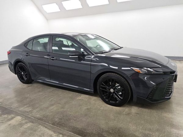 2026 TOYOTA CAMRY — Passenger 3/4
