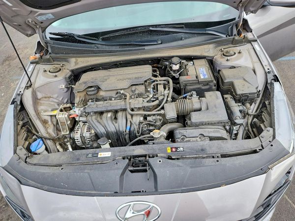 2023 HYUNDAI ELANTRA SEL — Engine bay