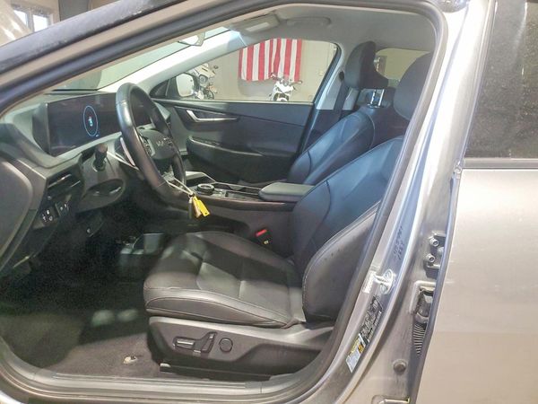 2023 KIA EV6 Light, Wind — DENT