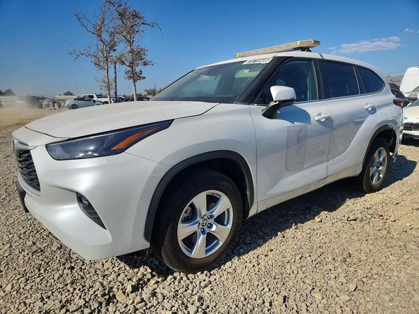 2023 TOYOTA HIGHLANDER LE — Front 3/4