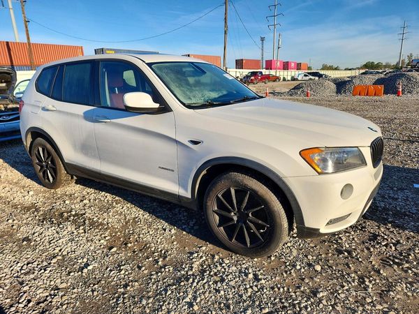 2012 BMW X3 xDrive28i — Passenger 3/4