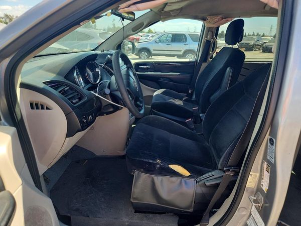 2014 DODGE GRAND CARAVAN SE — DENT