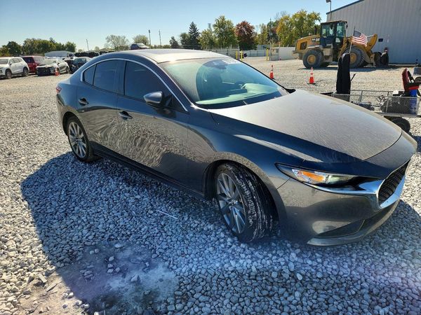 2023 MAZDA 3 Preferred Package — Passenger 3/4