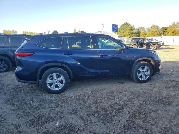 2022 TOYOTA HIGHLANDER — LOOS