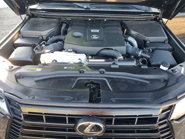 2024 LEXUS GX 550 — Engine bay