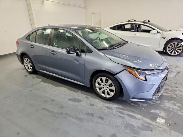 2025 TOYOTA COROLLA LE — Passenger 3/4