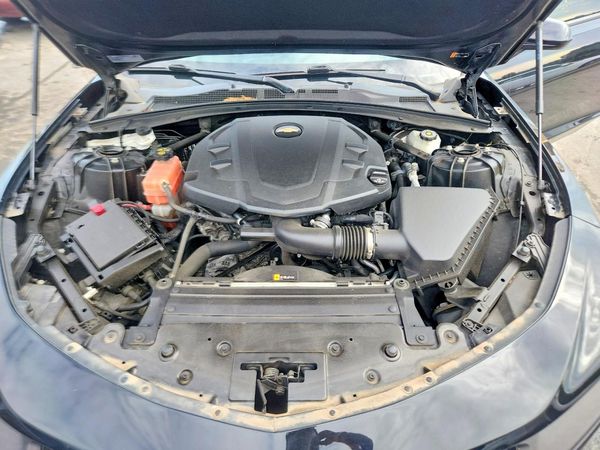 2019 CHEVROLET CAMARO 1LS/1LT — Engine bay
