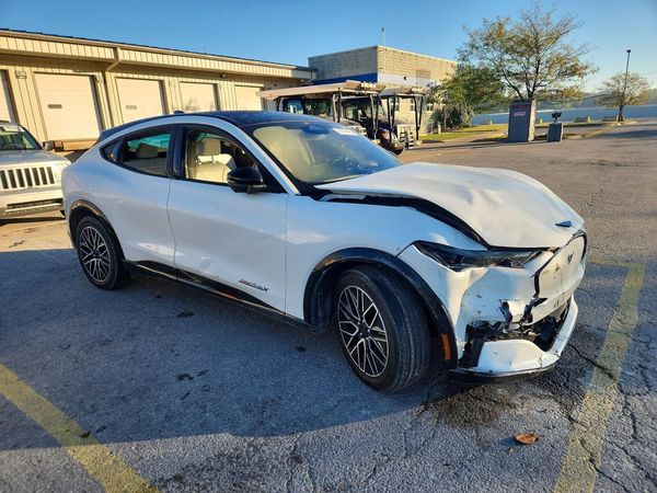 2024 FORD MUSTANG Premium — Passenger 3/4