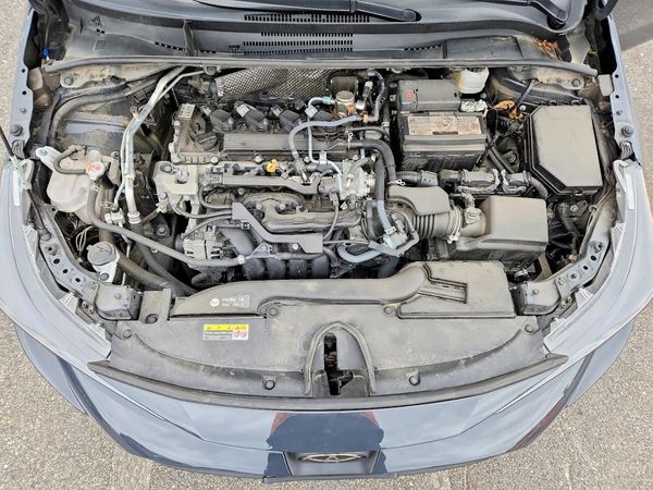 2025 TOYOTA COROLLA LE — Engine bay