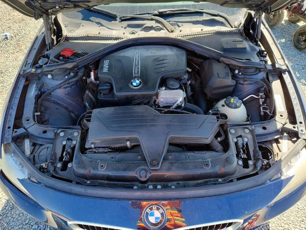2014 BMW 3 SERIES — Engine bay