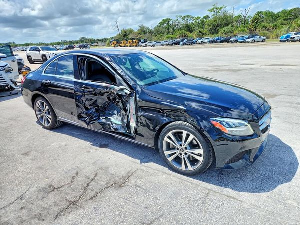 2019 MERCEDES-BENZ C C300 — Passenger 3/4