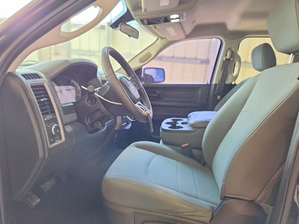 2017 RAM 1500 ST — DENT