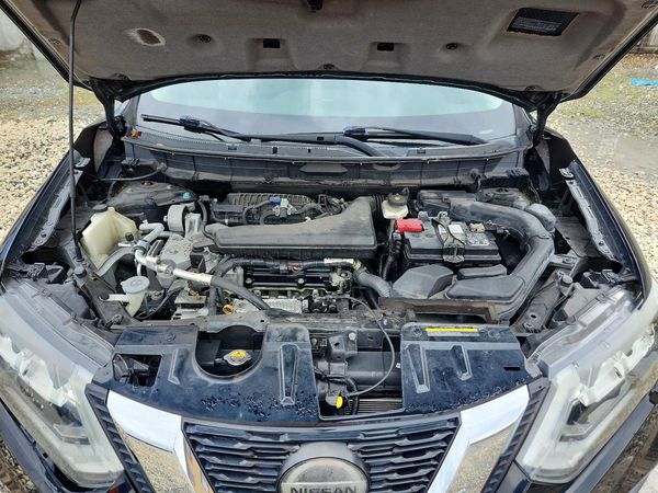 2019 NISSAN ROGUE — Engine bay