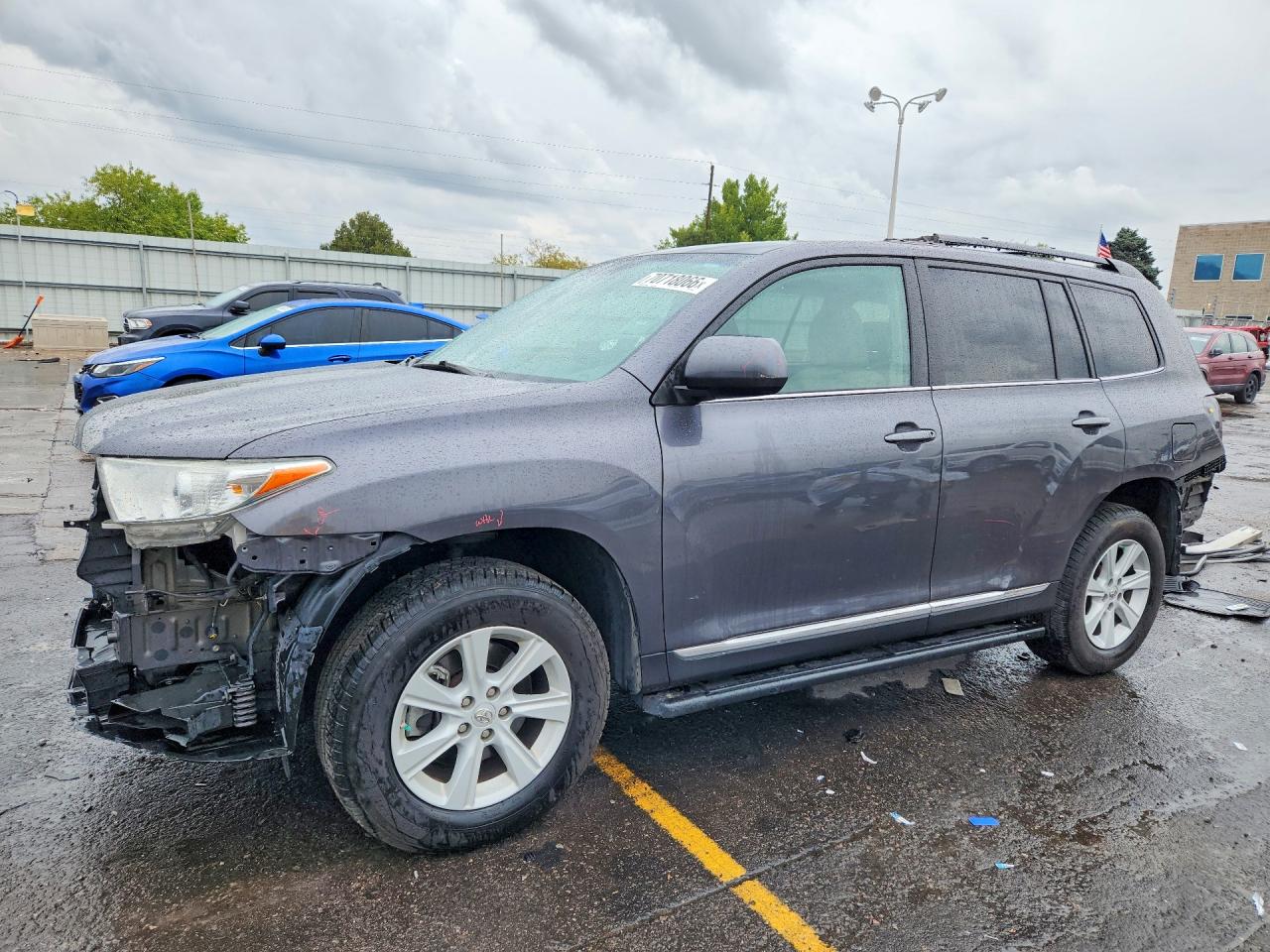 2013 TOYOTA HIGHLANDER Base/Hybrid — Front 3/4