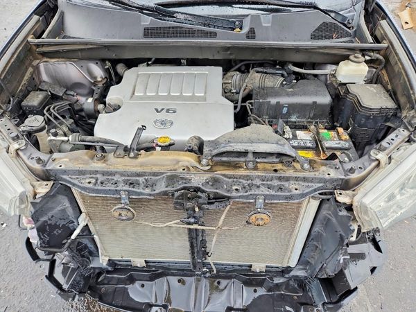 2013 TOYOTA HIGHLANDER Base/Hybrid — Engine bay