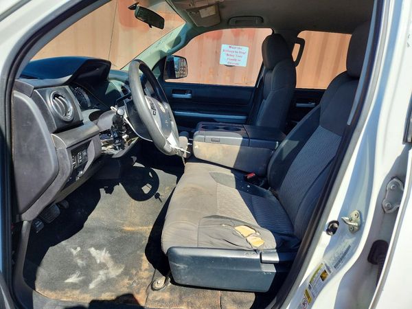 2016 TOYOTA TUNDRA SR5 — DENT