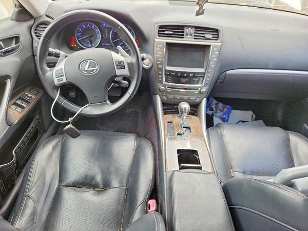 2012 LEXUS IS 350C — CKPT