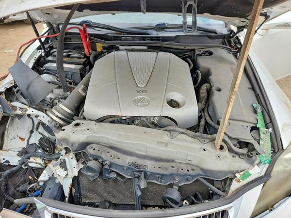 2012 LEXUS IS 350C — Engine bay