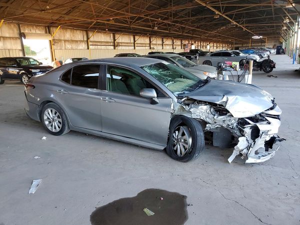 2022 TOYOTA CAMRY LE — Passenger 3/4