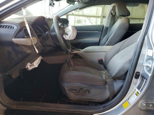 2022 TOYOTA CAMRY LE — DENT
