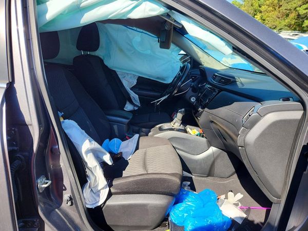 2019 NISSAN ROGUE — DENT