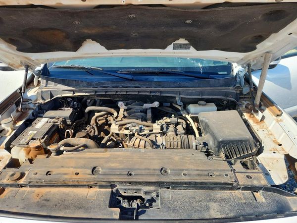 2018 NISSAN TITAN — Engine bay