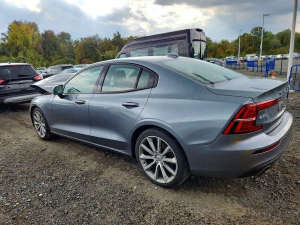 2020 VOLVO S60 Momentum — DSRA