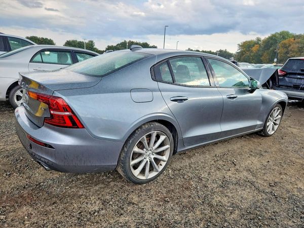 2020 VOLVO S60 Momentum — PSRA