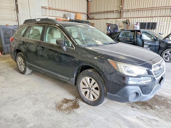 2018 SUBARU OUTBACK Base — Passenger 3/4