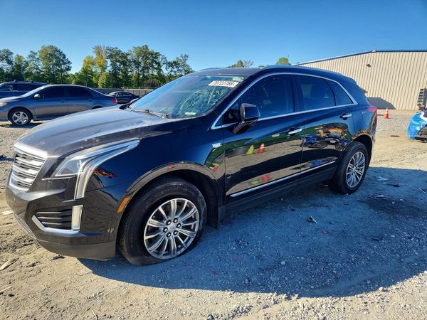 2019 CADILLAC XT5 Luxury — Front 3/4