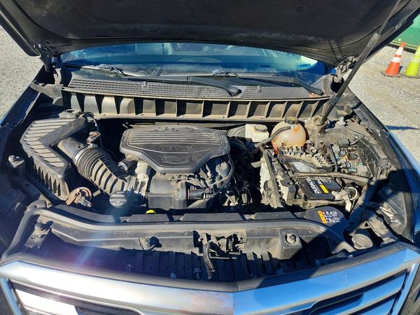 2019 CADILLAC XT5 Luxury — Engine bay