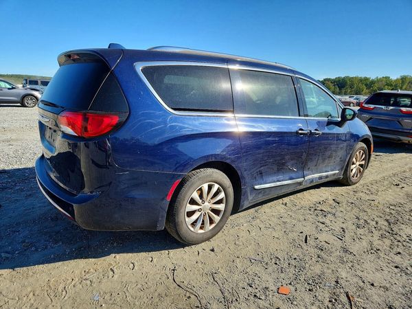 2018 CHRYSLER PACIFICA Touring L — PSRA