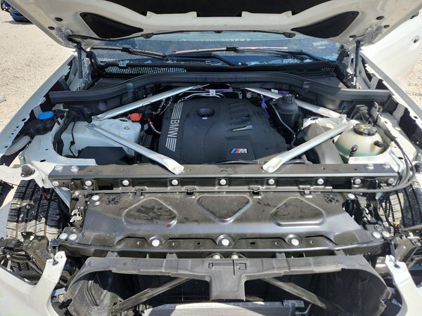 2026 BMW X6 xDrive40i — Engine bay