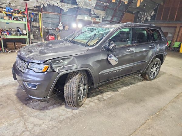2021 JEEP CHEROKEE Overland — Front 3/4