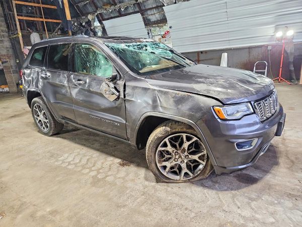 2021 JEEP CHEROKEE Overland — Passenger 3/4