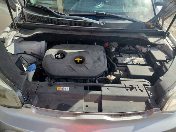 2019 KIA SOUL Plus — Engine bay