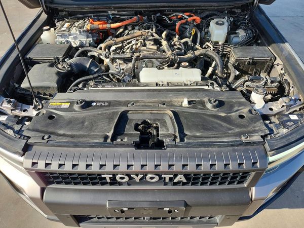 2025 TOYOTA LAND CRUISER — Engine bay