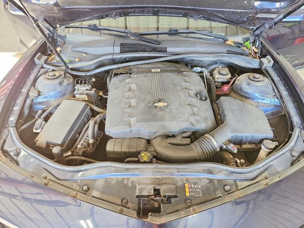 2015 CHEVROLET CAMARO LS — Engine bay