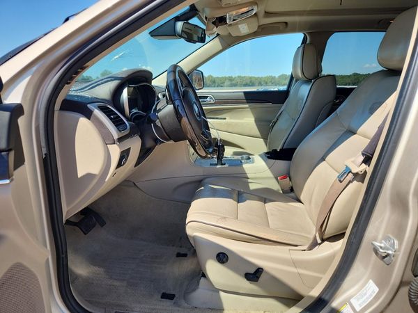 2014 JEEP CHEROKEE Overland — DENT
