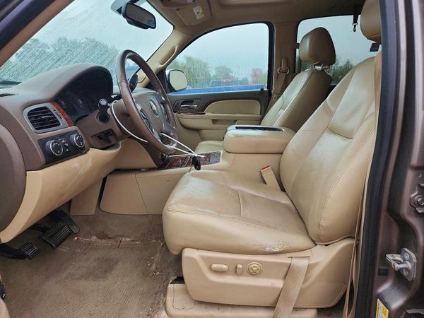 2012 CHEVROLET SUBURBAN LTZ — DENT