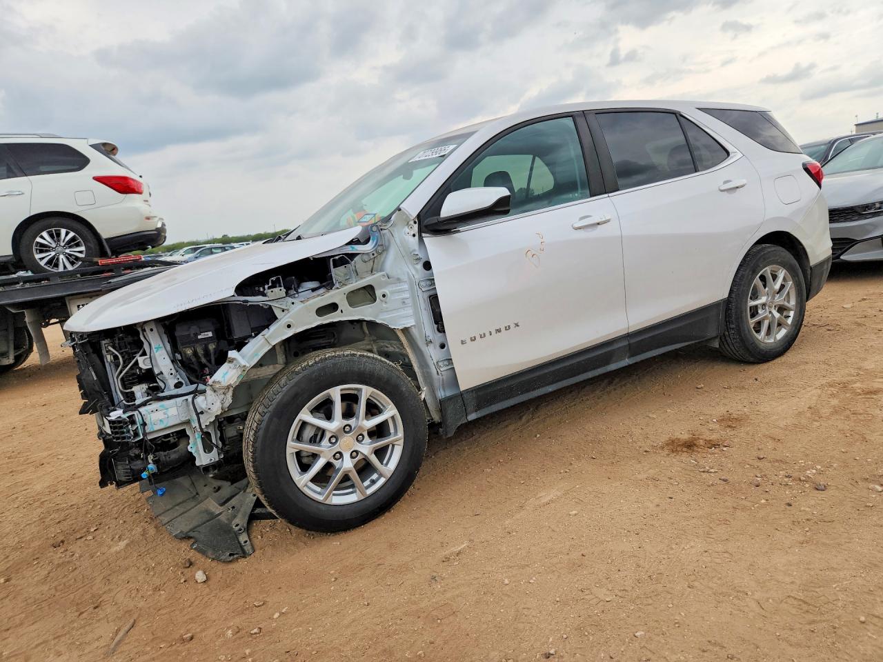 2022 CHEVROLET EQUINOX LT (1LT) — Front 3/4