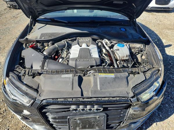 2014 AUDI A6 quattro Prestige — Engine bay